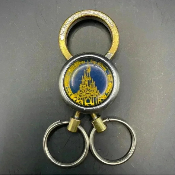 VGT DISNEY Parks Disney World Spinner Keychain Goofy Micky Mouse Lot of 3 - Picture 6 of 10